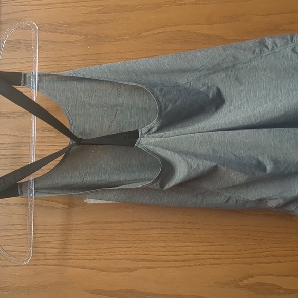 Nike Dri-Fit women's small running workout tank - Picture 4 of 7